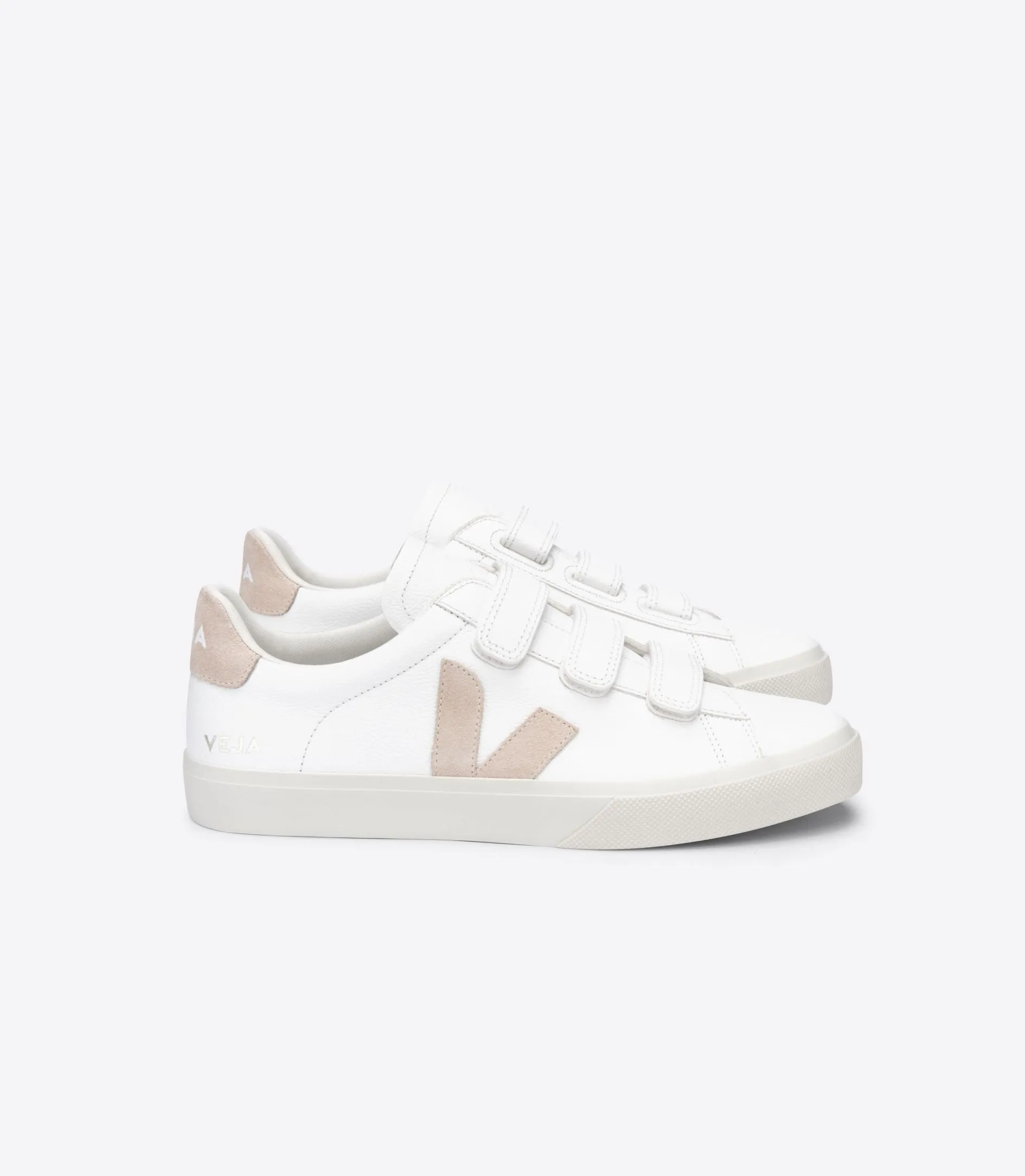 Veja - Recife Logo Chromefree Leather in Extra White Sable